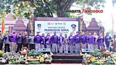 Kapolres Kediri Kota saat menghadiri Upacara Manusuk Sima 2025 di Kediri