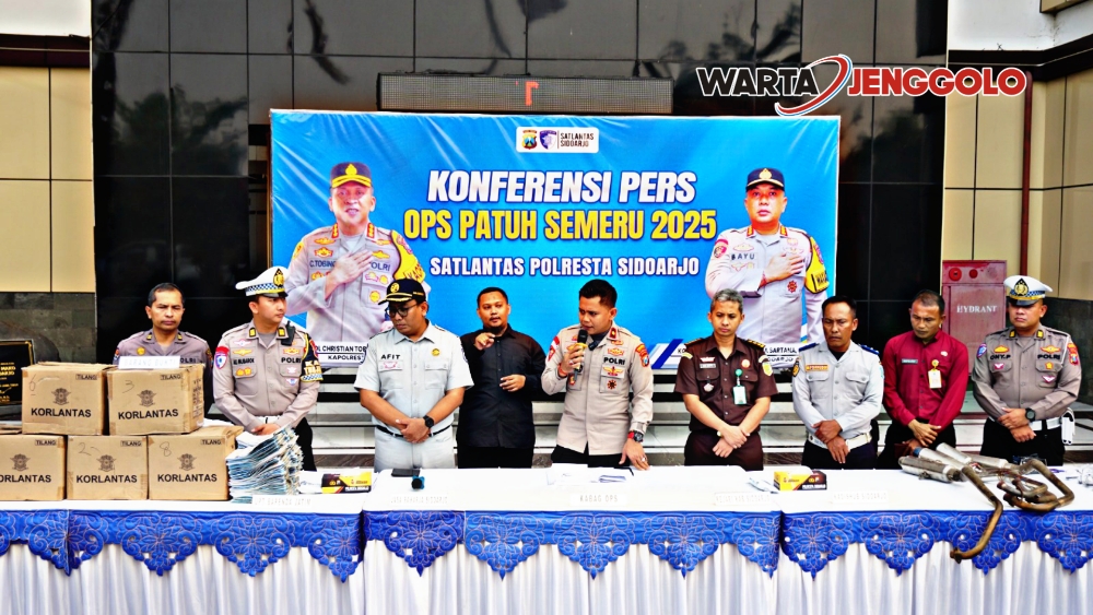 Polisi Polresta Sidoarjo saat gelar Operasi Patuh Semeru 2025