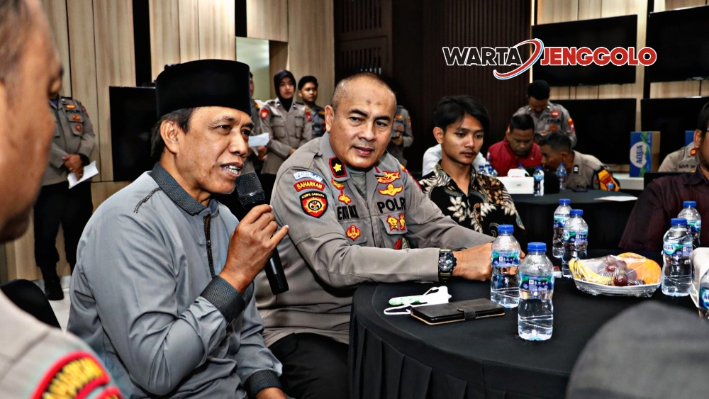 Polres Tanjung Perak dan tokoh masyarakat berdialog dalam Jumat Curhat