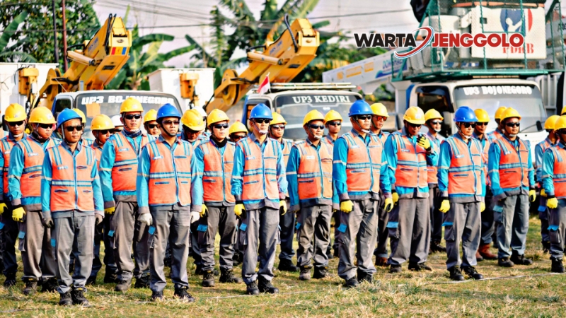 Petugas PLN Kediri gelar Apel Siaga MARATON menjelang HUT RI ke-80