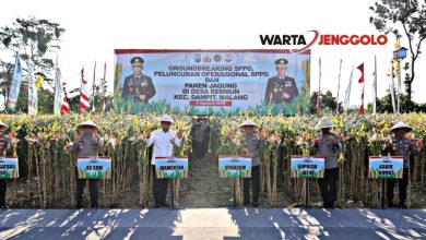 Polri dan petani panen jagung bersama di Malang