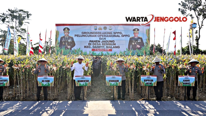 Polri dan petani panen jagung bersama di Malang