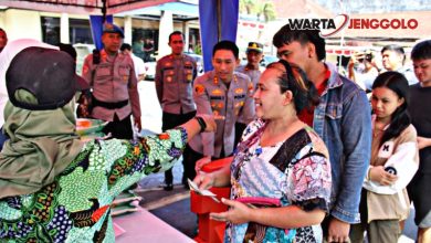Kapolres Kediri Kota menggelar Gerakan Pangan Murah, 4 ton beras ludes terjual dalam waktu singkat