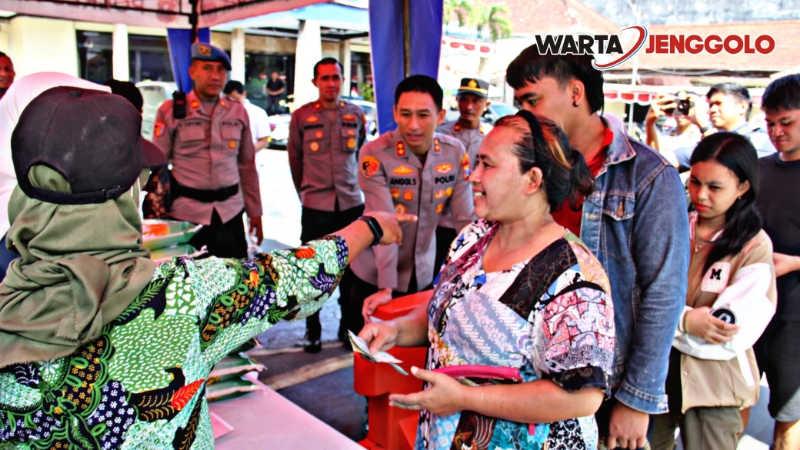 Kapolres Kediri Kota menggelar Gerakan Pangan Murah, 4 ton beras ludes terjual dalam waktu singkat