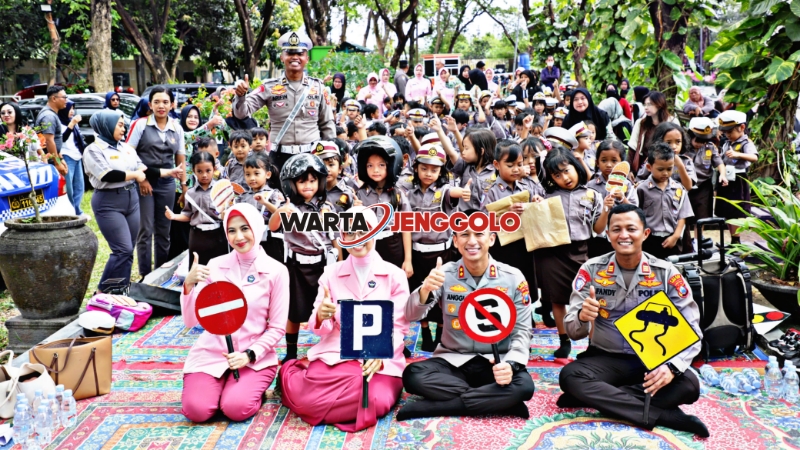 Anak-anak TK Kemala Bhayangkari mengenal rambu lalu lintas dengan antusias