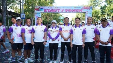 Kapolres Kediri Kota memimpin pengamanan Color Run 7K dengan ribuan peserta di tengah suasana meriah