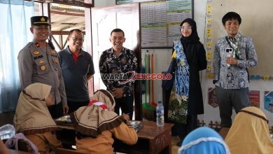 Ahli gizi JICA bersama Polres Tulungagung meninjau program makan bergizi SPPG untuk anak-anak