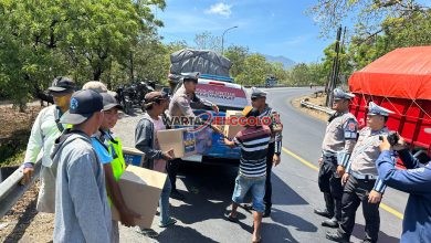 Polres Situbondo memberikan sembako dan rompi kepada Supeltas Sahabat Baluran