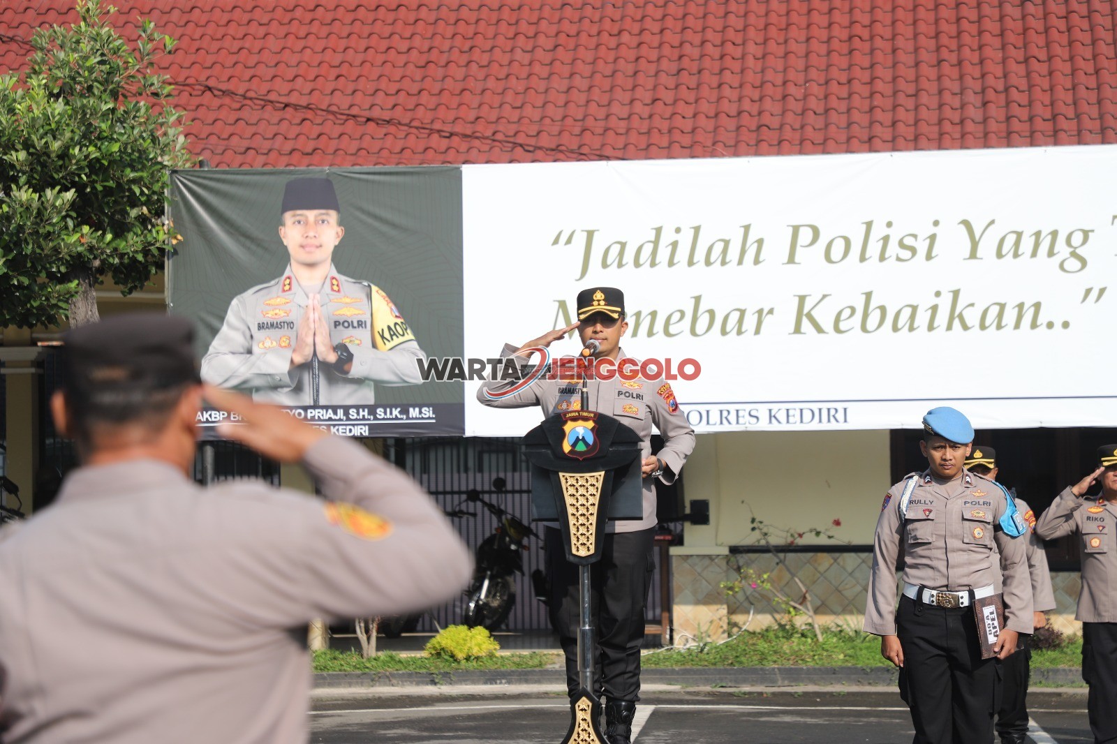 Kapolres Kediri pimpin apel jam pimpinan dan tekankan soliditas serta semangat anggota