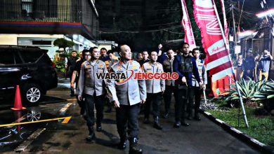 Aparat TNI-Polri melakukan patroli bersama pasca kerusuhan