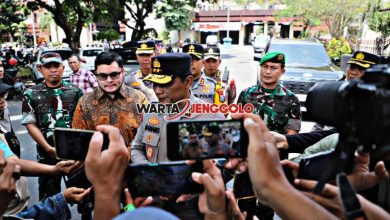 Kapolda Jatim dan Mas Dhito meninjau titik kerusakan di wilayah Kediri Raya