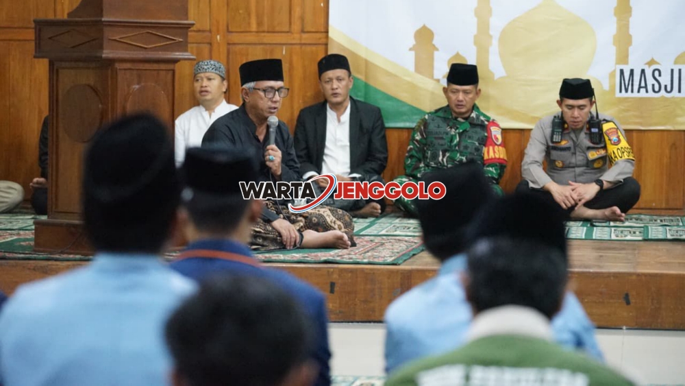 Gus Qowim memberikan tausiyah dalam acara Istighosah Kebangsaan di Kediri