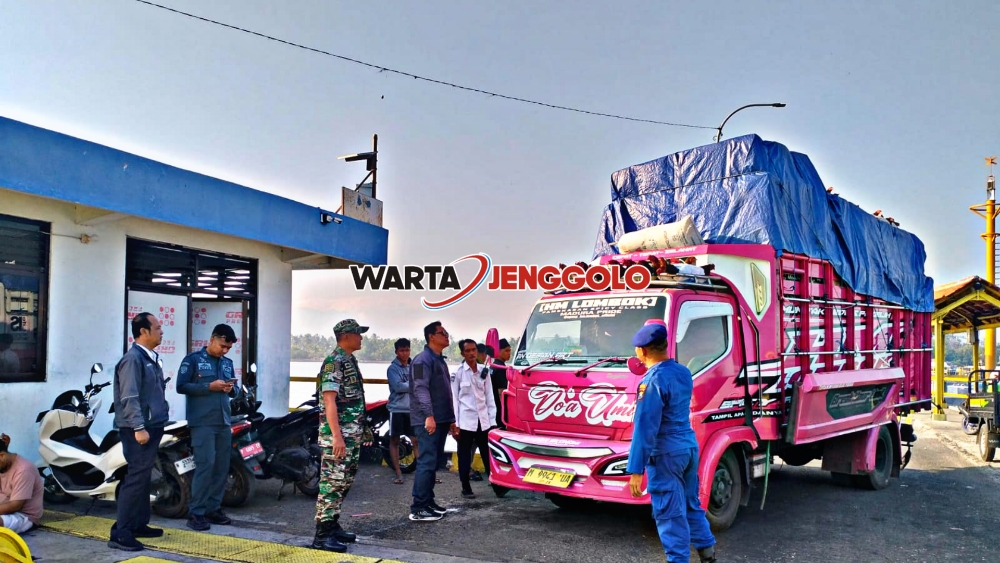 Polres Situbondo memperketat pengamanan di Pelabuhan Jangkar saat Maulid Nabi
