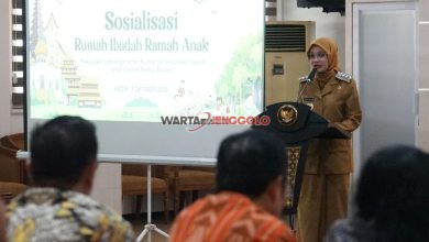 Mbak Wali memberikan sambutan dalam kegiatan lintas agama di Kota Kediri