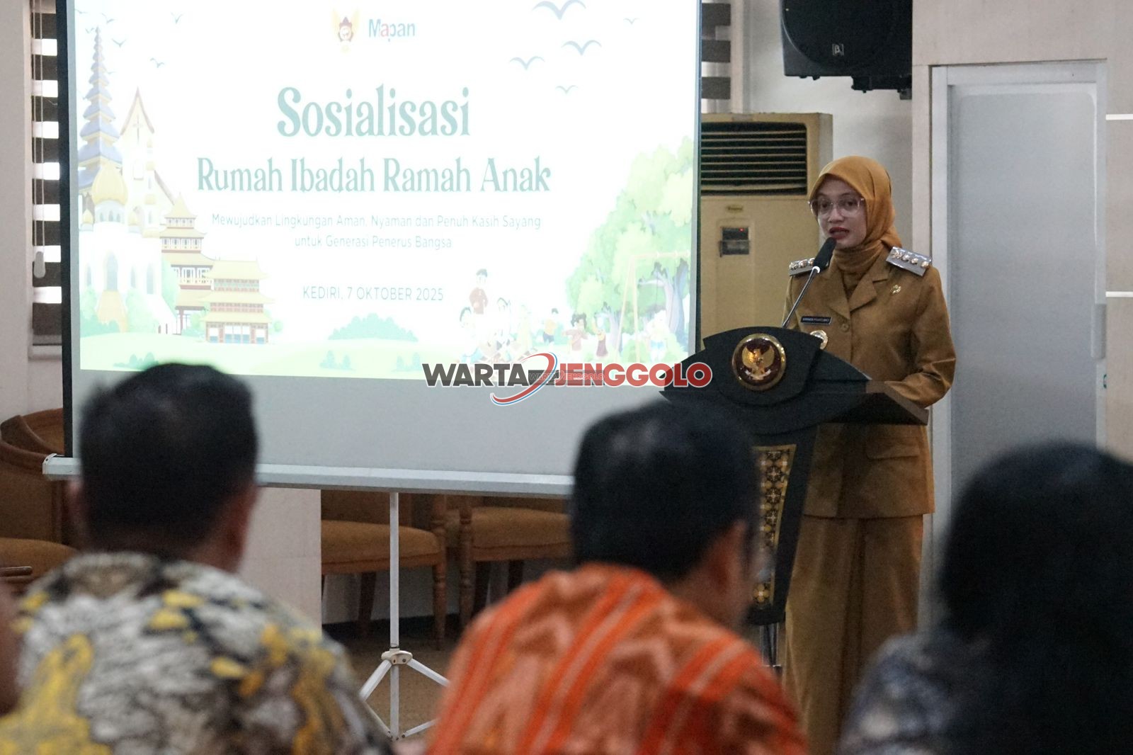 Mbak Wali memberikan sambutan dalam kegiatan lintas agama di Kota Kediri
