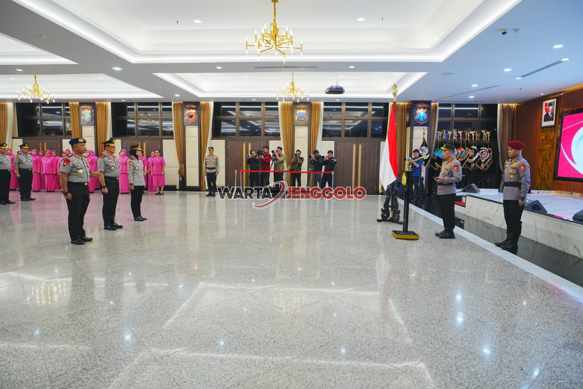 Upacara kenaikan pangkat 27 perwira tinggi Polri di Mabes Polri