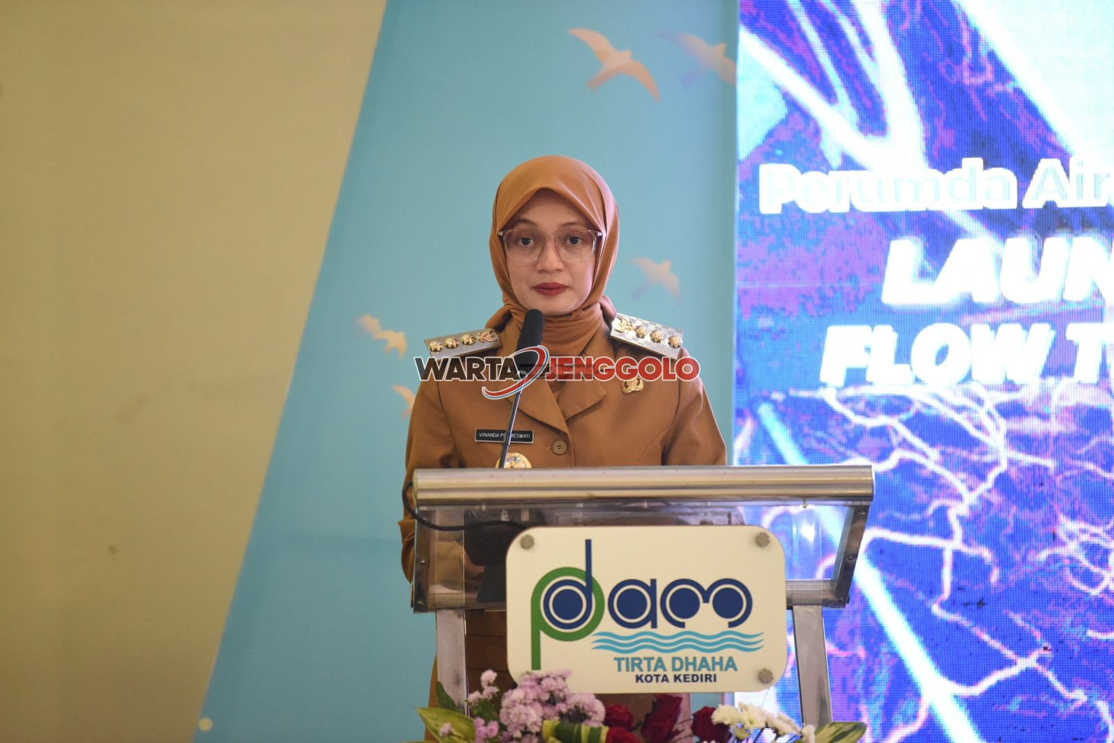 Mbak Wali meluncurkan aplikasi Flow Tirta Dhaha Mobile di Kota Kediri