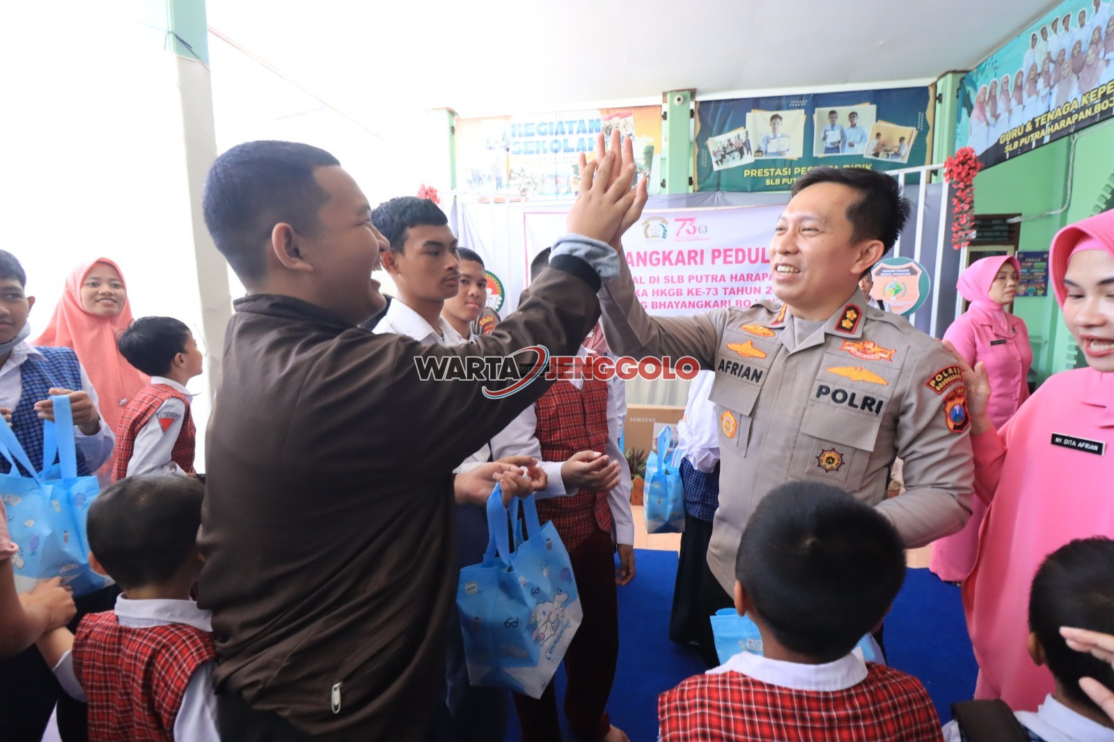 Kegiatan bakti sosial Bhayangkari Cabang Bojonegoro di SLB Putra Harapan Bojonegoro