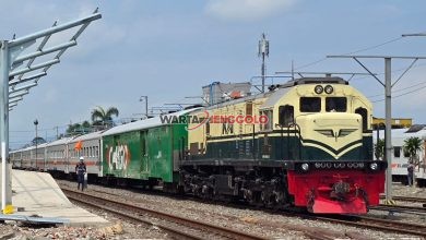 Kegiatan distribusi paket melalui layanan BHP KAI Daop 7 Madiun