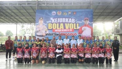 Pertandingan semi final Kejurkab Bola Volly U-19 Kapolres Kediri Cup 2025 berlangsung meriah dan sportif