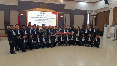 Momen bersejarah sumpah advokat mandiri pertama yang digelar PERADIN Jawa Timur