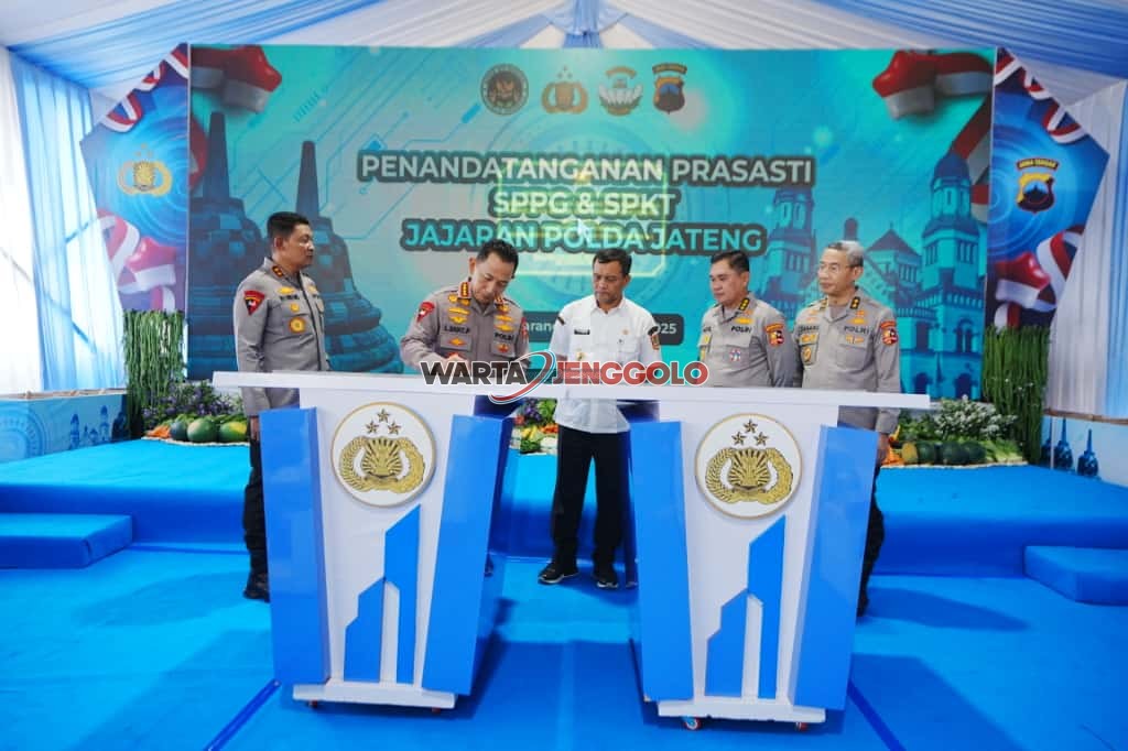Kapolri meresmikan 35 SPKT Polres di wilayah Polda Jawa Tengah sebagai wujud peningkatan pelayanan