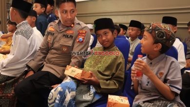 Suasana khitan massal gratis yang digelar Polres Malang dengan penuh keceriaan anak-anak