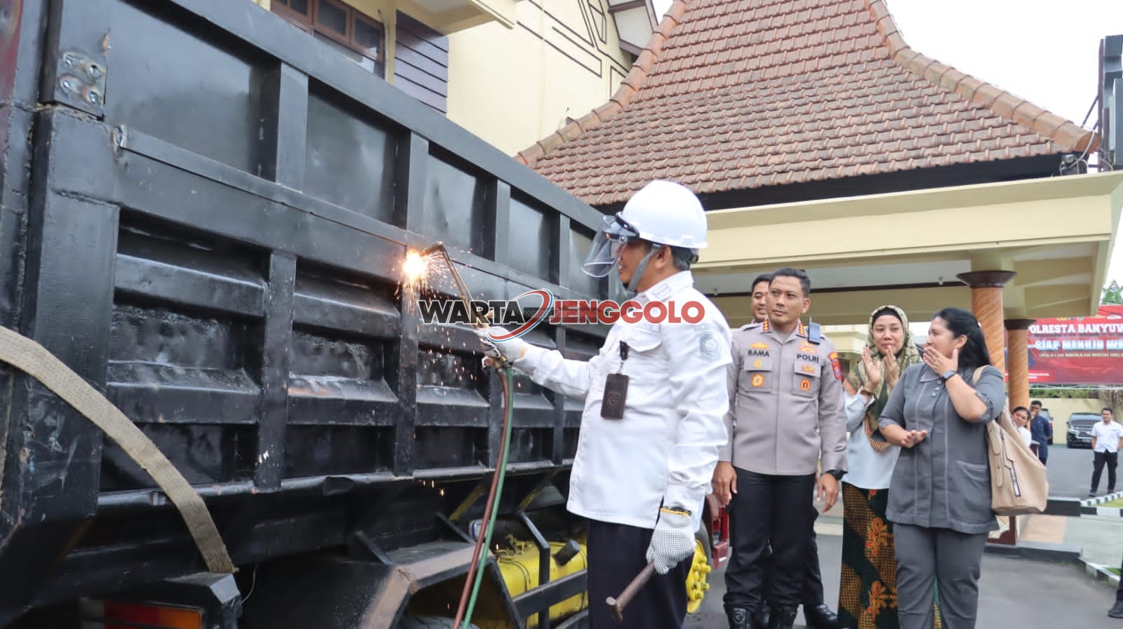 Kapolresta Banyuwangi menyampaikan pentingnya sinergi antarinstansi dalam mewujudkan jalan raya aman dan tertib