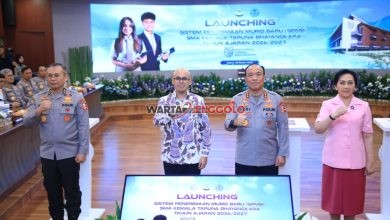 Pejabat Polri membuka acara Kick Off Seleksi Masuk SMA Kemala Taruna Bhayangkara Angkatan Kedua.