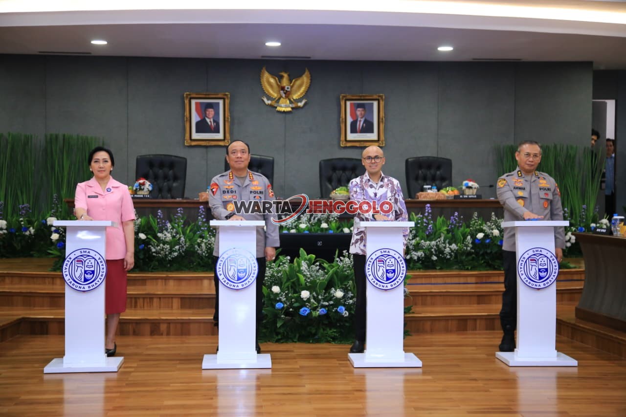 Kapolri membuka secara resmi peluncuran SPMB SMA Kemala Taruna Bhayangkara sebagai langkah strategis membangun SDM unggul sejalan.