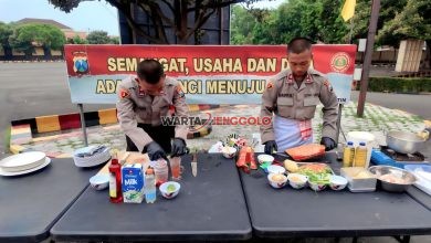 Polda Jatim menghidangkan hasil olahan kuliner dalam kegiatan unjuk keahlian tata boga.