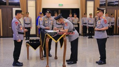 Prosesi serah terima jabatan pejabat tinggi Polri berlangsung khidmat dipimpin langsung oleh Kapolri.