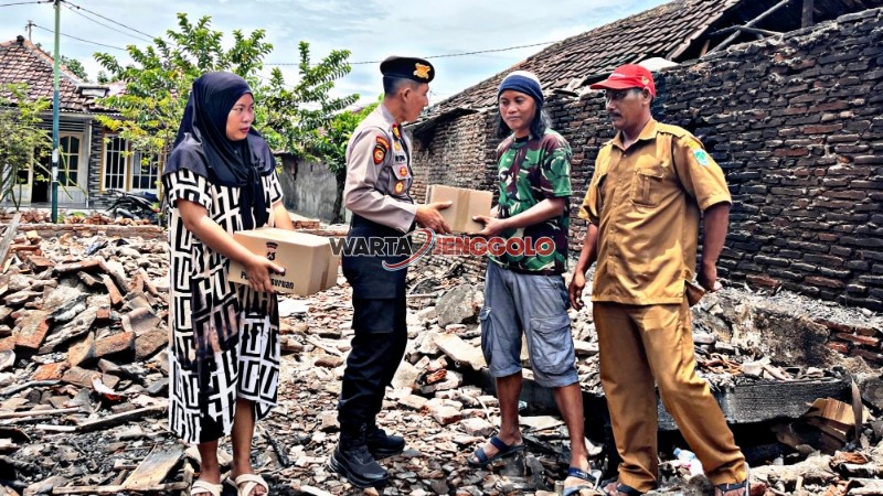 Polres Pasuruan salurkan bantuan untuk korban kebakaran di Rembang