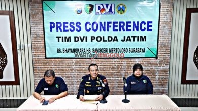 Kabid Dokkes Polda Jatim memberikan keterangan pers hasil identifikasi korban Ponpes Al-Khoziny