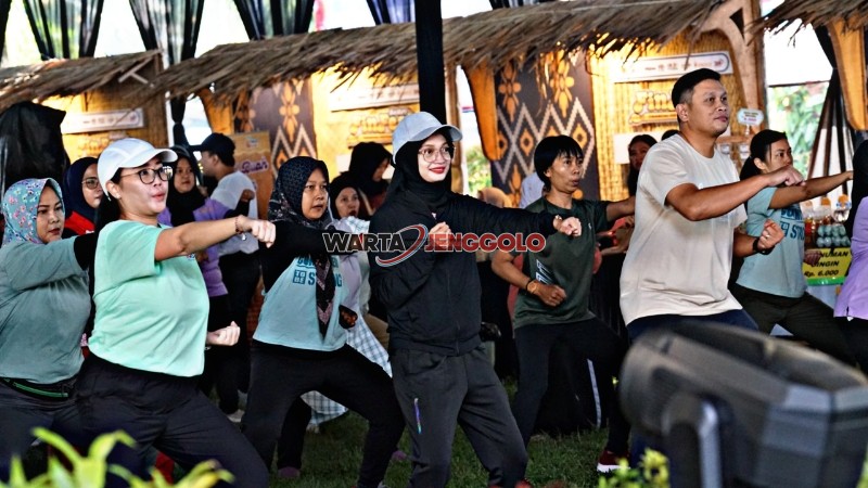 Wali Kota Kediri mengikuti Strong Nation di Finfest 2025 bersama warga Kota Kediri