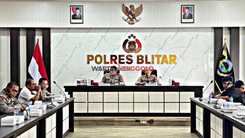 Rapat Polres Blitar mengenai Operasi Sikat Semeru 2025 untuk menekan aksi kejahatan 3C di wilayah rawan