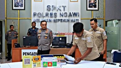 Wakapolda Jawa Timur meninjau pelayanan di SPKT Polres Ngawi guna memastikan kesiapsiagaan personel