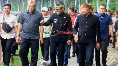 Kapolda Jatim menghadiri grand opening Festival Seven Lakes 2025 di Ranu Segaran Tiris.