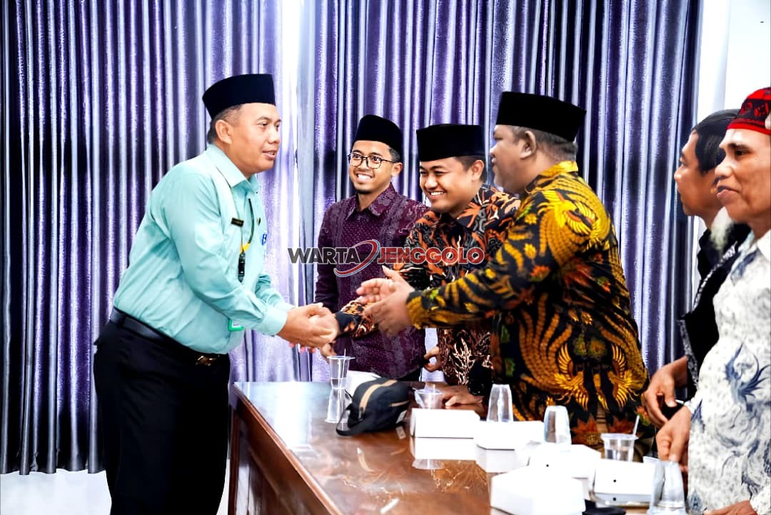 Suasana sosialisasi EMIS di Ponpes Wali Barokah Kediri bersama Kemenag Kota Kediri.