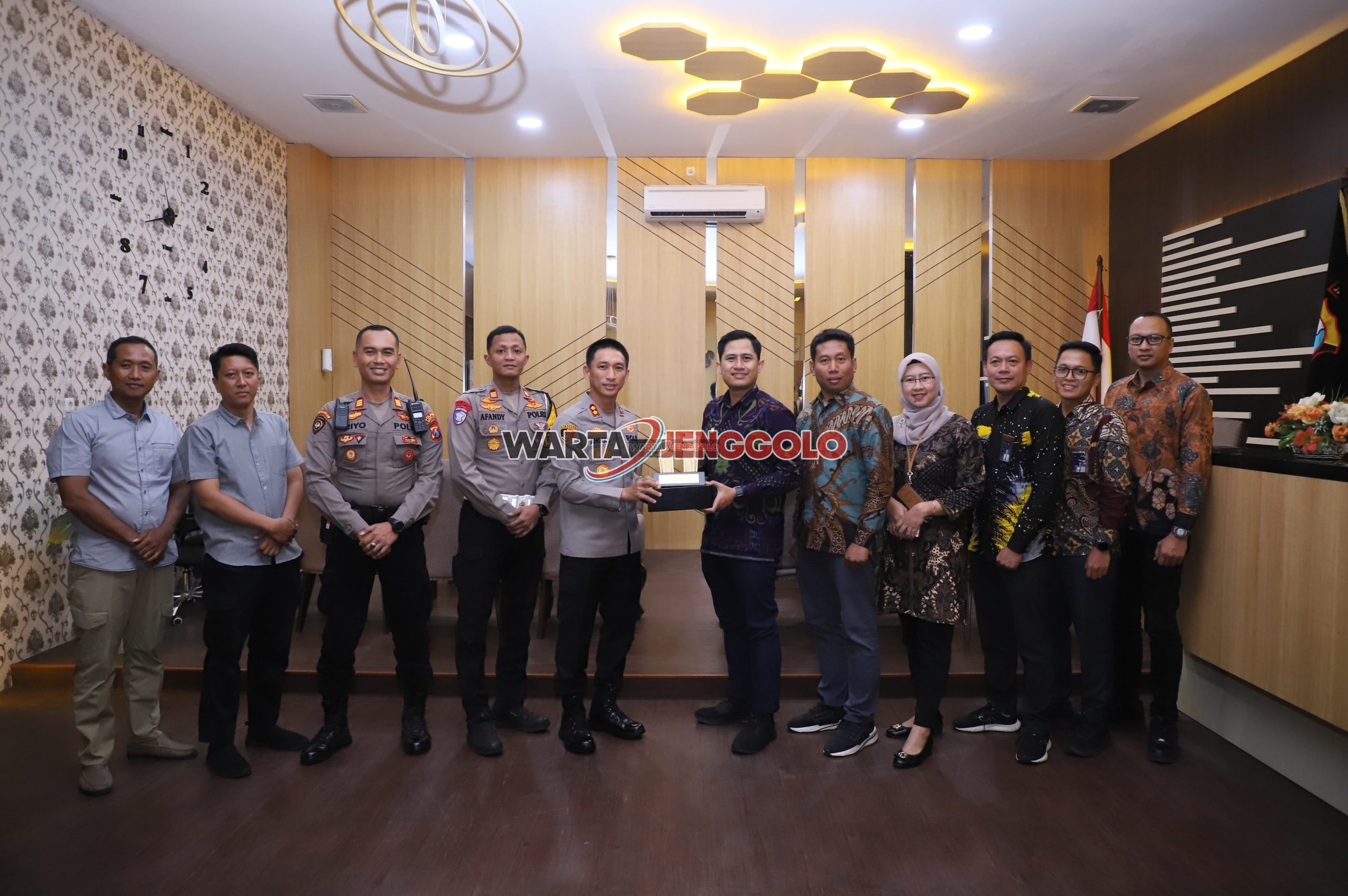 Pertemuan sinergi Polres dan PLN Kota Kediri terkait kesiapsiagaan gangguan kelistrikan.