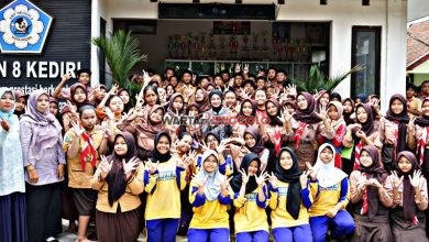 Wali Kota Kediri meninjau pelaksanaan program makan bergizi gratis di SMPN 8.
