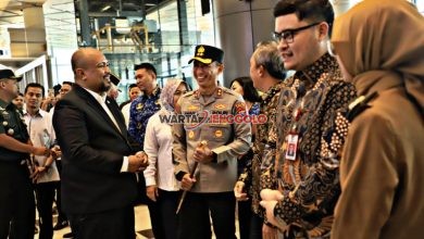 Penerbangan perdana Super Air Jet resmi mendarat di Bandara Dhoho Kediri, menandai babak baru konektivitas udara Jawa Timur. Kapolres Kediri Kota turut hadir dalam inaugural flight ceremony untuk mendukung kemajuan sektor transportasi dan pariwisata daerah.