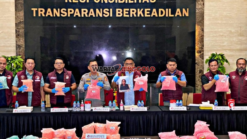 Barang bukti ekstasi yang diamankan Bareskrim Polri dalam pengungkapan kasus di Tol Lampung.