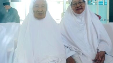 Mbah Martiyah nenek 104 tahun berangkat haji dari hasil jualan jenang dengan penuh haru