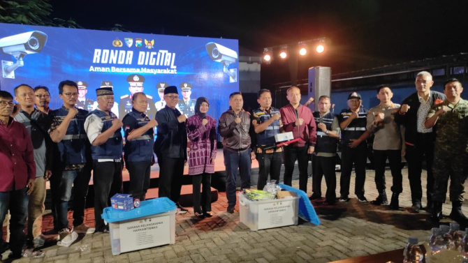 Kabaharkam Polri memberikan arahan peningkatan siskamling di Kediri